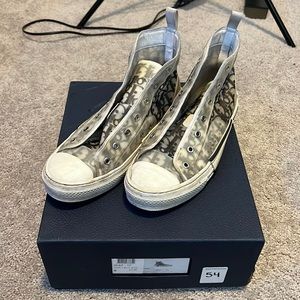 DIOR B23 Size 42EU/9US (Fits like a 10US)